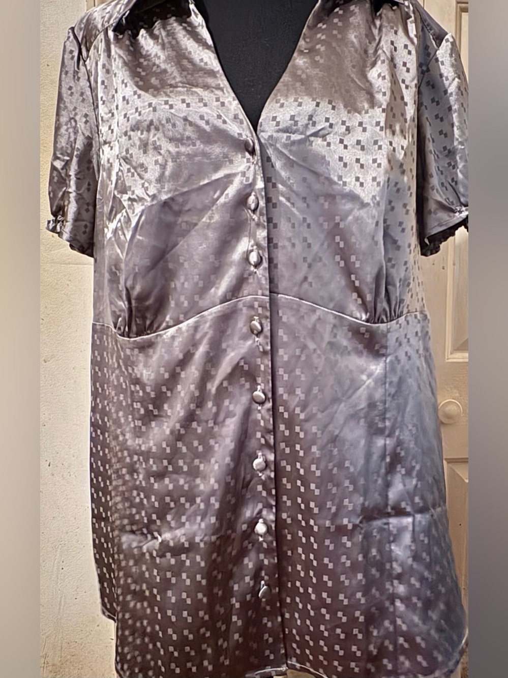 NWT Lane Bryant 18/20 Satin Button-Front Silver Short Sleeve blouse